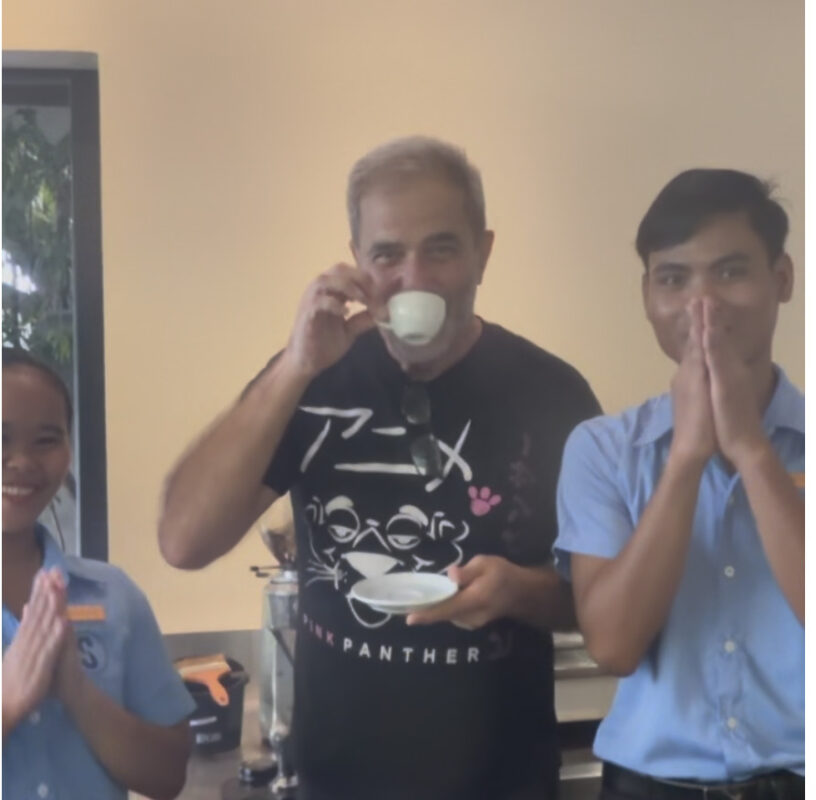 La prova del caffè  – Spoons – Cambogia