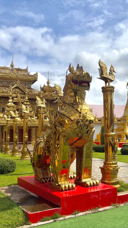 Tra storia e splendore a Mae Sot: Wat Mae Tao Ngiao ✨🛕
